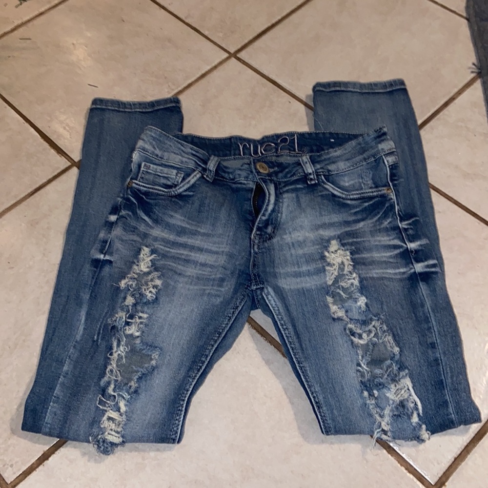 Destroyed skinny jeans